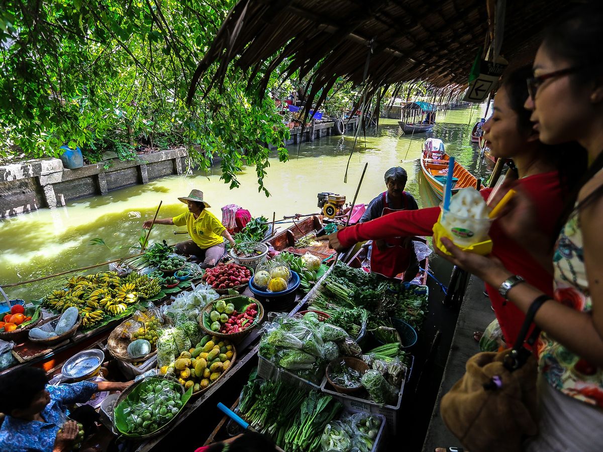 take me tour floating market